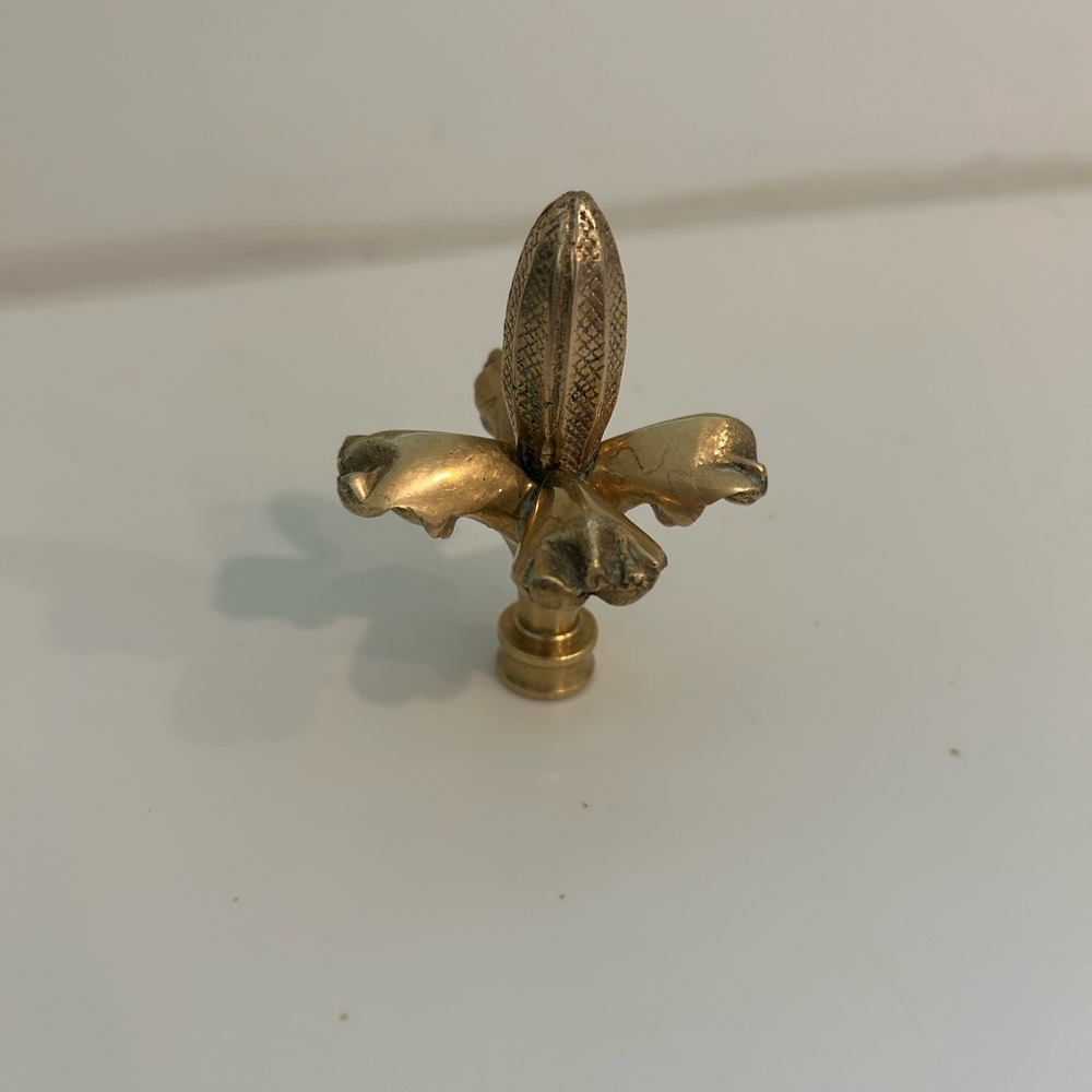 Solid brass Lamp Finial with dogwood design